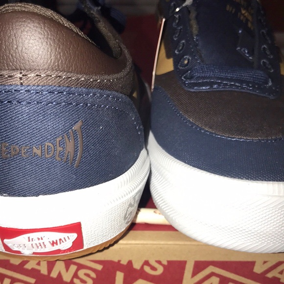 >Ⓜ️GILBERT CROCKETT CANVAS DRESS BLUES BROWN WHITE WORLD’S #1 SKATE BRAND 🆕VANS - Picture 7 of 14